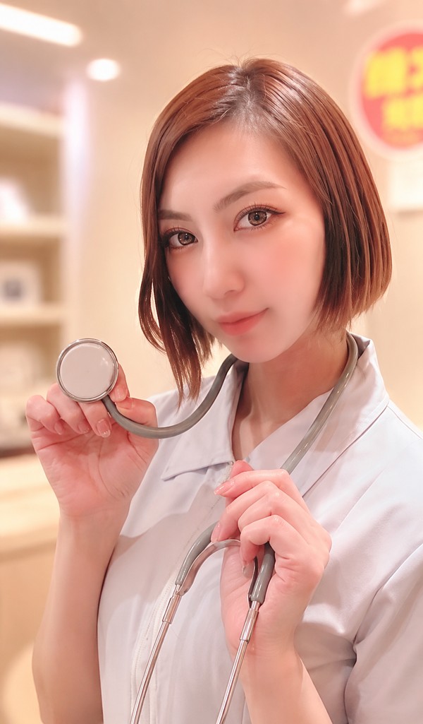 [FC2_PPV-4898346]  【無】 【初撮り】美容看護師  「もう挿れて..」クールな性格が快楽に溺れ豹変！最後は子宮の奥にいっぱい出して..!! 【本編約１時間４０分】 【完全顔出しフェラ(口内射精)特典あり】