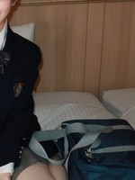 [FC2_PPV-4905445] 無修正＜激カワ18♡元アイドル研究生＞制服のまま、生挿入、キツキツまんこに１週間以上溜めた特濃精子②発　中出ししちゃいました!