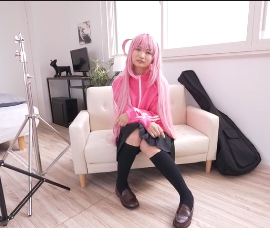 [FC2_PPV-4927260] 親の期待を裏切って──真面目な名門女子大生、SNSで知り合った男に人生初コスプレで堕とされてゆく[有]