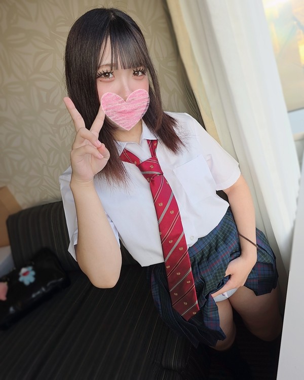 [FC2_PPV-4978918] ※今だけ50%OFF 【無修正】18歳の初撮り～せますぎるオマンコにビンビンの肉棒をぶち込め！！わがまま18歳〇〇に種付け孕ませ完了！！